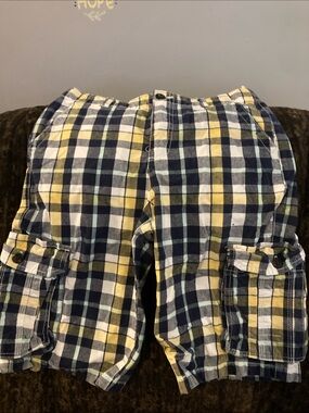 Crazy 8 Plaid Cargo Shorts in Yellow, Navy & White